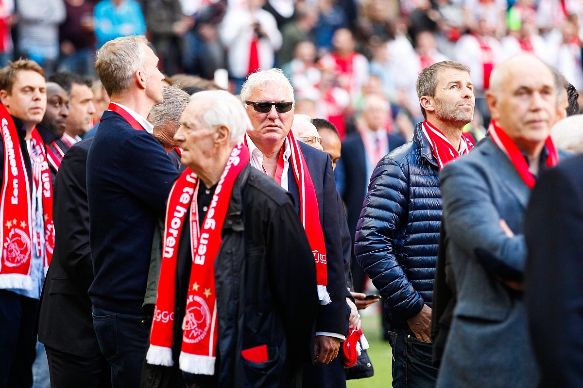 九游体育(中国)官方网站-阿根廷女球迷庆祝梅西进球